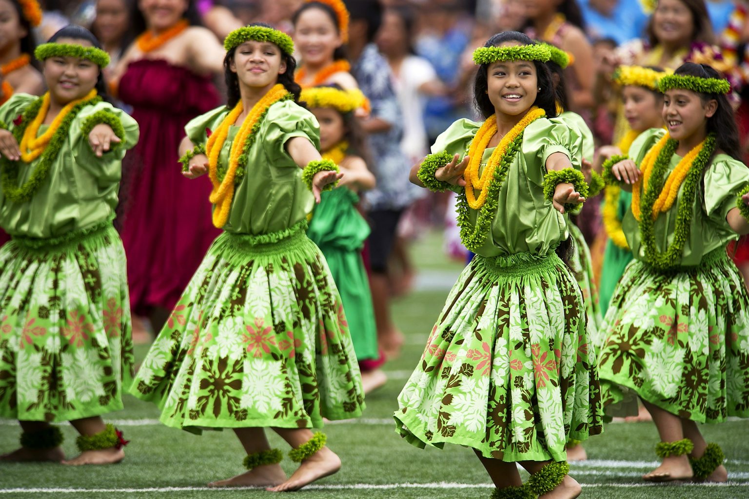hawaiian-hula-dancers-377653_1920-1536x1024.jpg