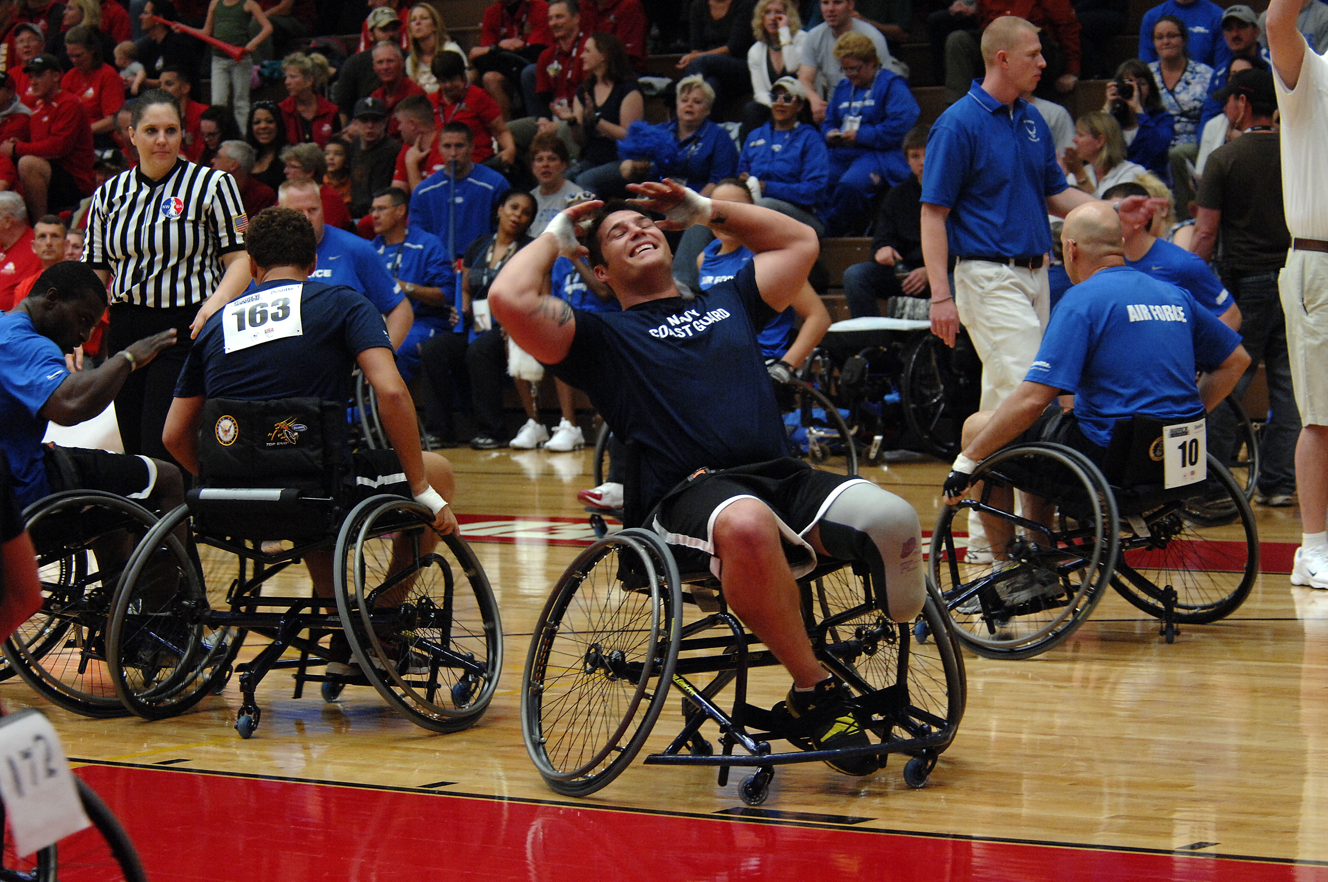 Man playing wheelchair basketball